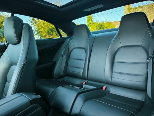 Mercedes E 250 CDI BlueEfficiency AMG Coupé . Carros