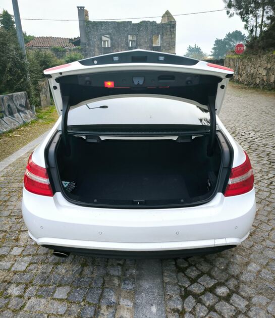 Mercedes E 250 CDI BlueEfficiency AMG Coupé . Carros