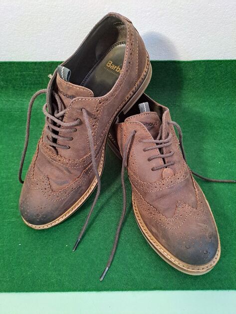 SAPATO HOMEM UM CAMURÇA . Sapatos