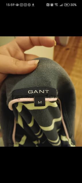 polo Gant semi novo . Outros Moda Mulher