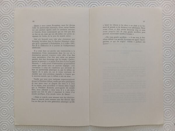 Brochura de Homenagem a John F. Kennedy 1963. Objectos históricos