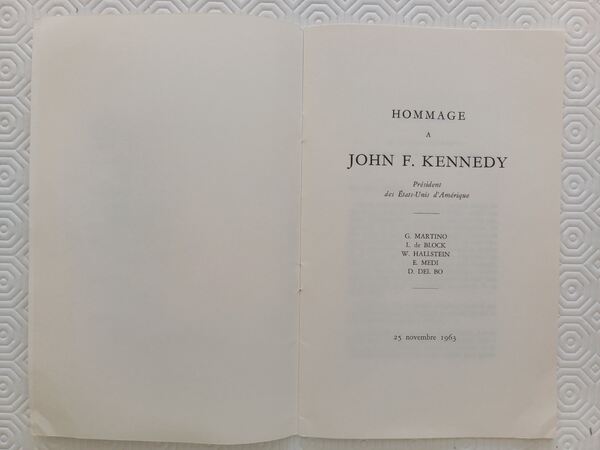 Brochura de Homenagem a John F. Kennedy 1963. Objectos históricos