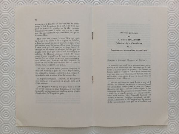 Brochura de Homenagem a John F. Kennedy 1963. Objectos históricos