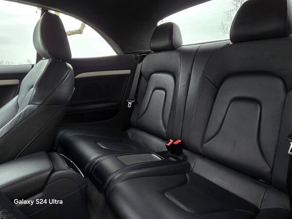 Audi A5 Cabriolet S-Line. Carros