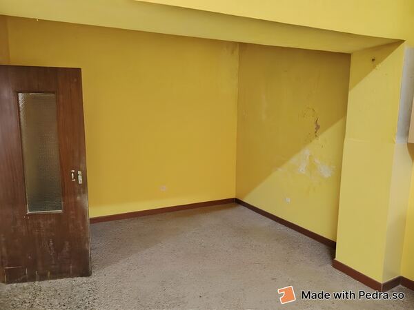 Moradia em Banda T1 + 2. Casa e apartamentos para vender