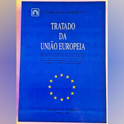 Livro O Tratado da União Europeia, Novo . Livros. Cascais.      Português Novo / Como novo