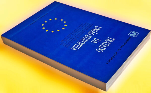 Livro O Tratado da União Europeia, Novo . Livros