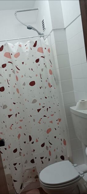 Aluco quarto com WC privado. Ofereço Quarto para Arrendar