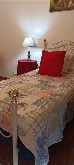Aluco quarto com WC privado. Ofereço Quarto para Arrendar