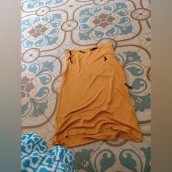 Blusa regata da marca MORGAN, cor laranja mostarda. Camisas e Blusas