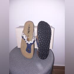 Sandálias azul escuras com detalhe de renda. Sandálias. Elvas. 39 Confortável Tecido Azul  Novo / Como novo Confortável De dedo