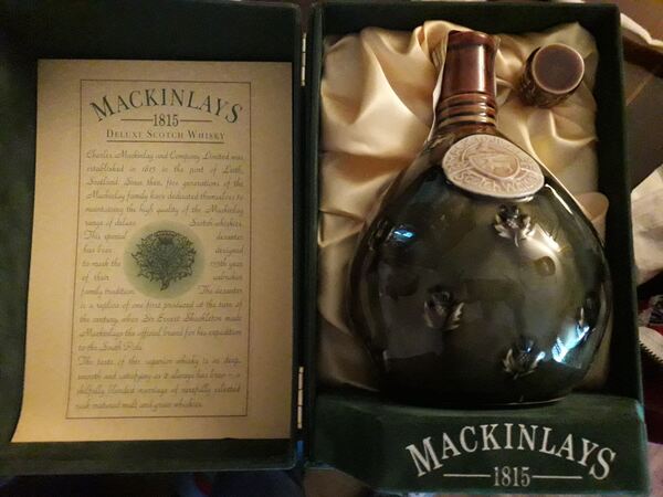 Mackinlay's Deluxe 20 Year Old Wade Ceramic Decant. Alimentos e bebidas