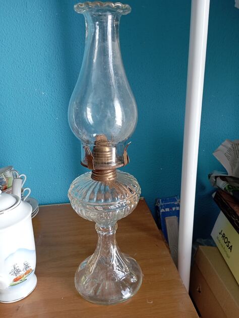 candeeiro vintage a petróleo . Candeeiros antigos