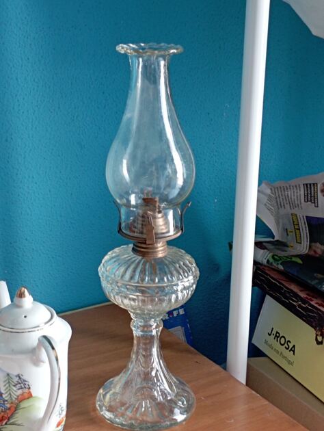 candeeiro vintage a petróleo . Candeeiros antigos