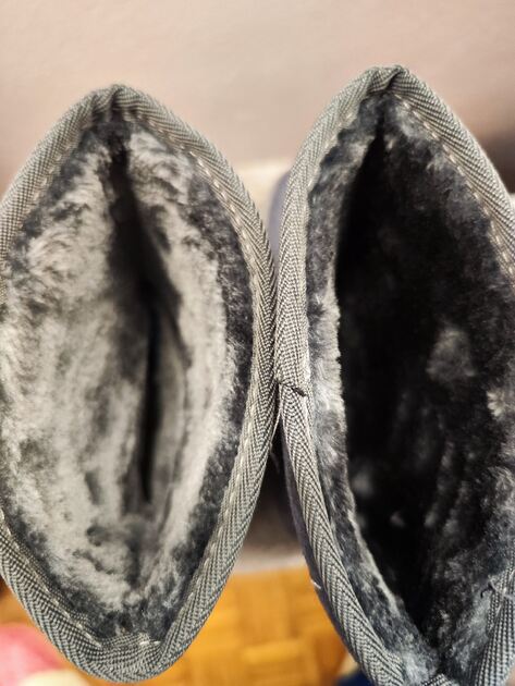 Botas estilo Pantufa acinzentadas n40 da Justine . Botas e botins