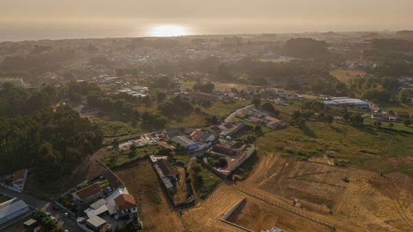 Terreno Urbano 682 m² em São Félix da Marinha . Lote