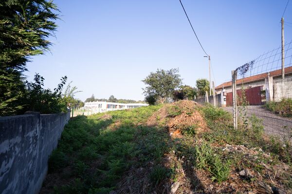 Terreno Urbano 682 m² em São Félix da Marinha . Lote