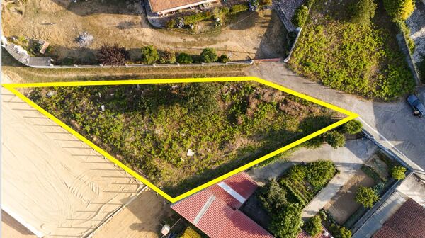 Terreno Urbano 682 m² em São Félix da Marinha . Lote