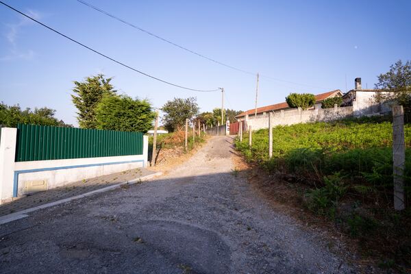 Terreno Urbano 682 m² em São Félix da Marinha . Lote