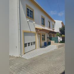 Moradia T3 em pequeno condomínio. Casa e apartamentos para vender. Odemira. 110 m2 3 quartos 2 banhos   Andar intermédio Classe energética B Bom estado Jardim Piscina