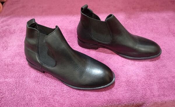 botas ou botins. Botas e botins