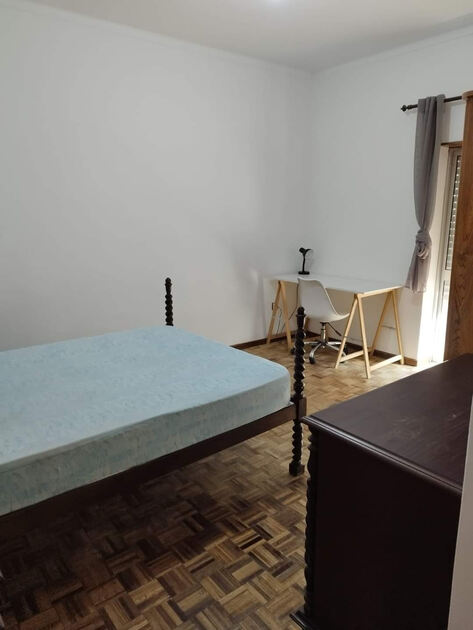 alugo quartos em viseu para estudantes e trabalhad. Ofereço Quarto para Arrendar