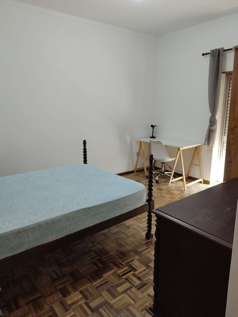 alugo quartos em viseu para estudantes e trabalhad. Ofereço Quarto para Arrendar