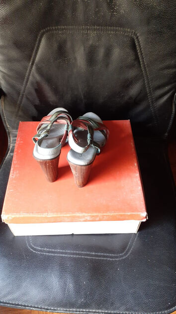 calçados mulher otimo preço.. Sandálias