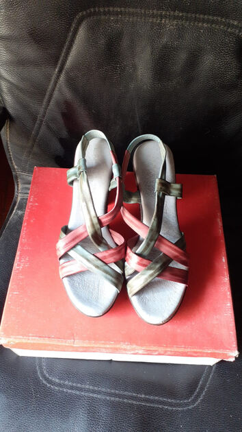 calçados mulher otimo preço.. Sandálias