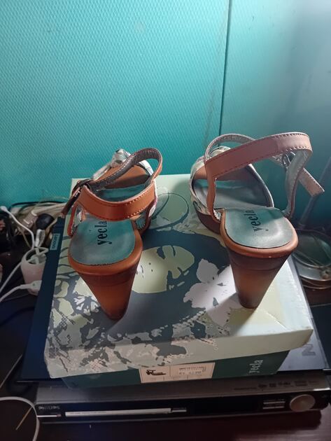 calçados mulher otimo preço.. Sandálias