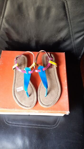 calçados mulher otimo preço.. Sandálias