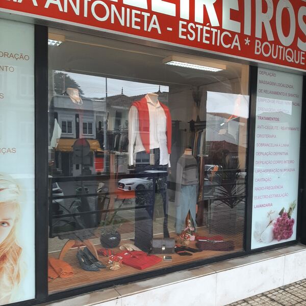 Trespasse Cabeleireiro e Estética com Pronto-a-vestir . Estabelecimentos para arrendar