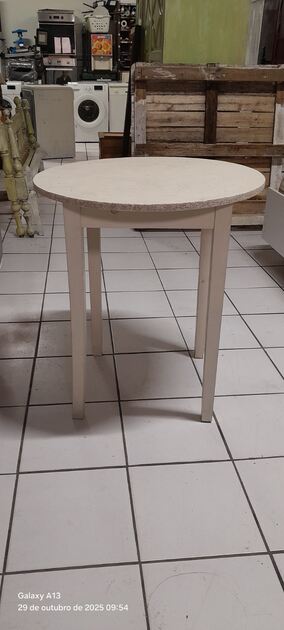 Mesinha de apoio nº 2. Mesinhas