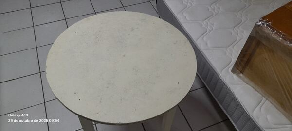 Mesinha de apoio nº 2. Mesinhas