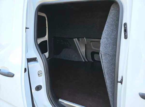 Toyota Proace City L1 1.5d 102cv Comfort 3L. Carros