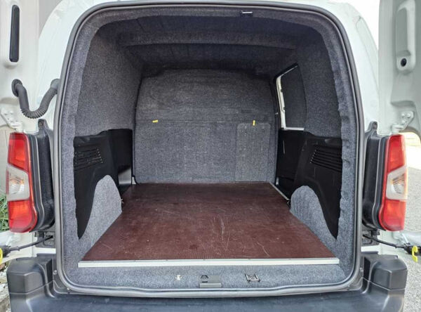 Toyota Proace City L1 1.5d 102cv Comfort 3L. Carros