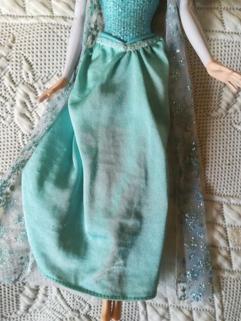 Boneca Elsa da Frozen - Ref. CJJ10. Bonecas