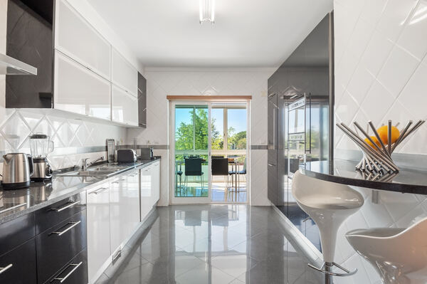Moradia T5+2 - São Domingos de Rana. Casa e apartamentos para vender