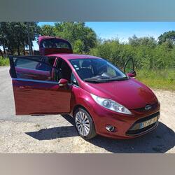 Ford Titaniun  Gazolina. Carros. Tomar. 2009   160.000 km Manual Gasolina 60 cv 5 portas Vermelho ABS Ar condicionado Farol de Xénon Vidros eléctricos Volante multi-funções