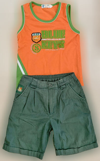 Calção de Criança Unissexo, Verde Forte, como Novo. Outros Roupas para Meninos