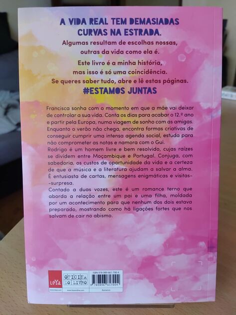 Livro “Conta-me Tudo Outra Vez”. Livros