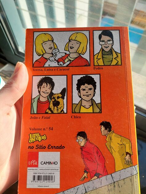 "Uma Aventura na Ilha de Timor". Livros