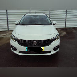 Fiat Tipo SW. Carros. Almeirim. 2019   319.999 km Manual Diesel 95 cv 5 portas Branco Ar condicionado Vidros eléctricos Sistema de navegação Volante multi-funções