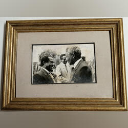 Quadro com fotografia de Nelson Mandela (com humid. Outros