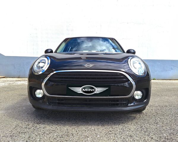 Mini Clubman Cooper D Sport Edition Auto. Carros