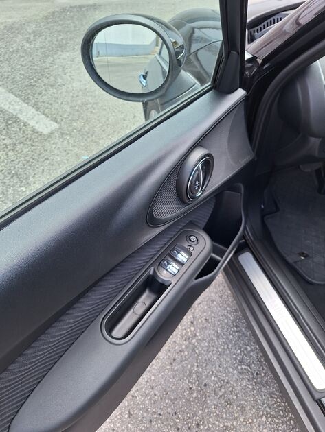 Mini Clubman Cooper D Sport Edition Auto. Carros