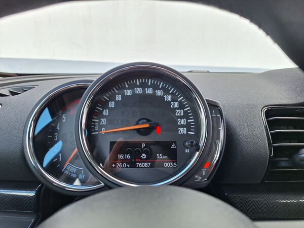 Mini Clubman Cooper D Sport Edition Auto. Carros