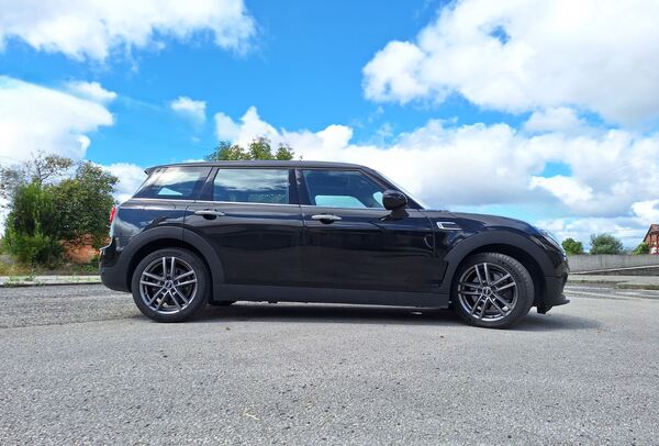 Mini Clubman Cooper D Sport Edition Auto. Carros