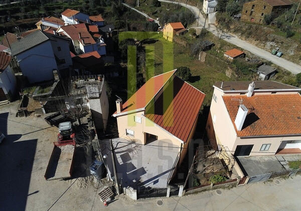 Casa pronta a habitar em Rio de Mel. Imóveis