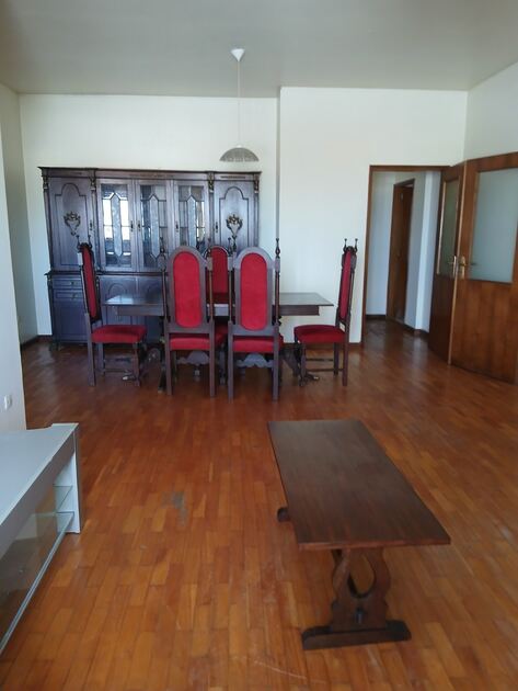 Arrendo T5 mobilado no Porto 1200€/mês. Casa e apartamentos para arrendar